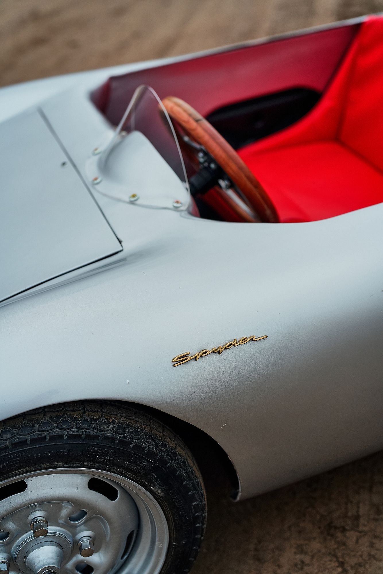 Spyder badge and aeroscreen detail on the Rähle tribute car